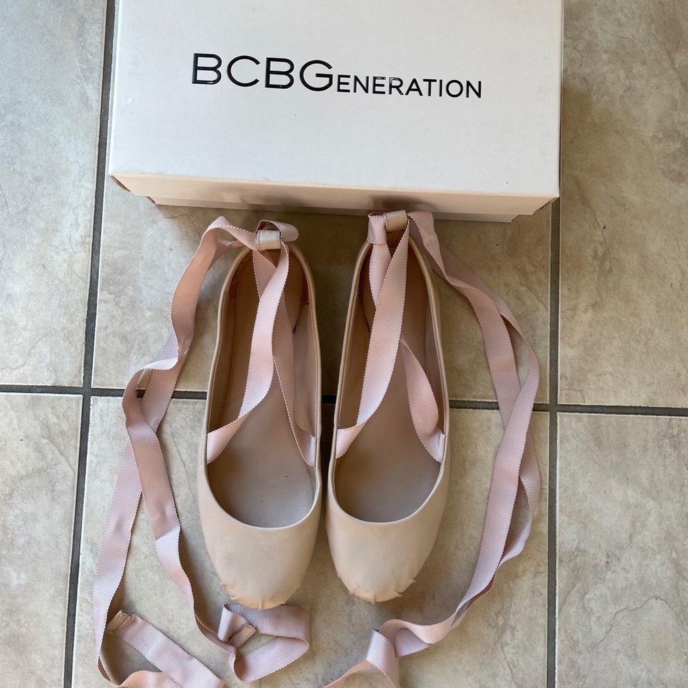 BCBG ballerina shoes Sz 37,5